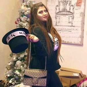 Meet your Posher, Zara